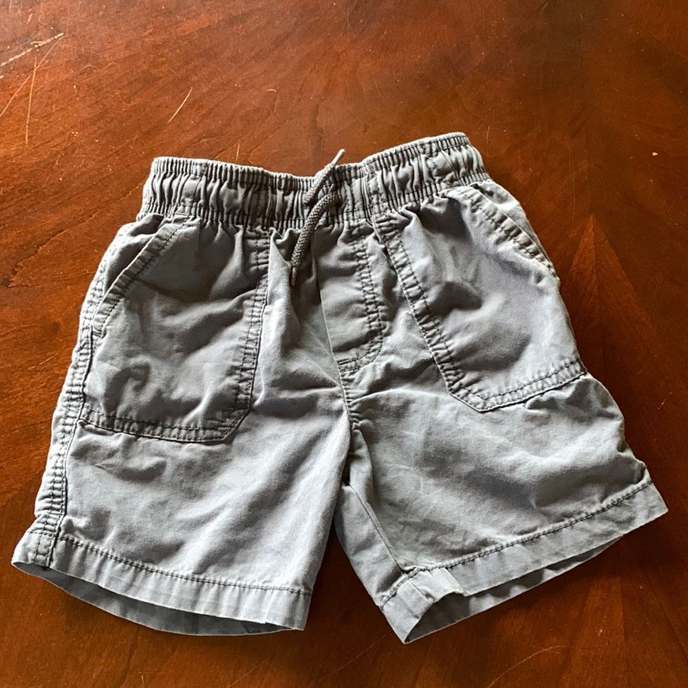 Oshkosh B'Gosh Shorts •3T 